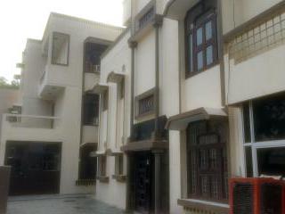 Shree Radha Shyam Palace Hotel Vrindavan
